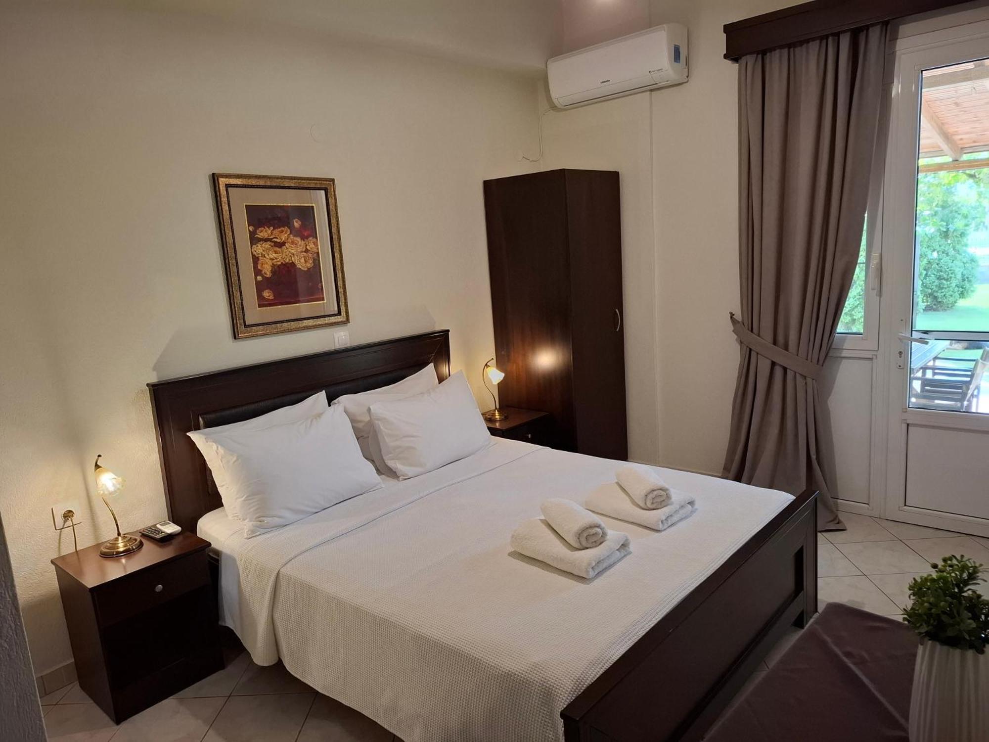 Lithos Apartment Loutraki  Bagian luar foto
